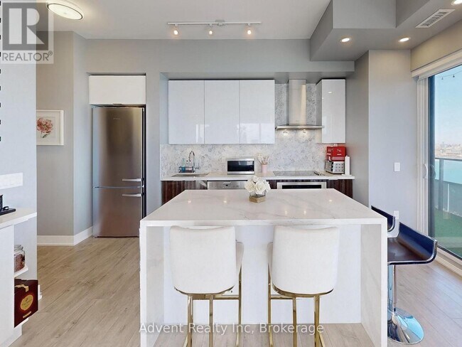 Photo du bâtiment - 30 Shore Breeze Dr