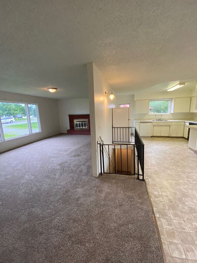 Foto del edificio - 4 - bedroom home close to Stateline