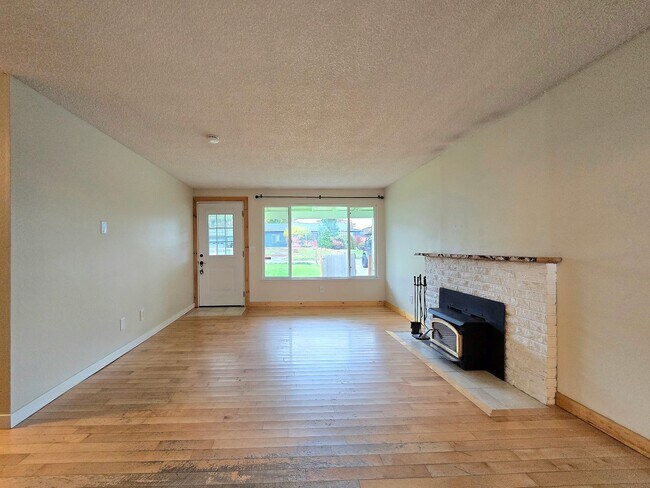 Foto del edificio - 3 Bedroom Home in Marysville Available Now!
