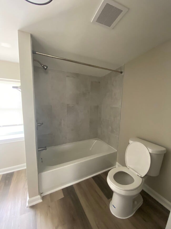 Building Photo - 1725 Lemmon St