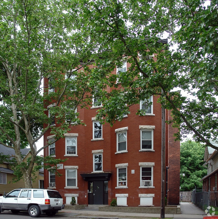 Primary Photo - 71 Adams St