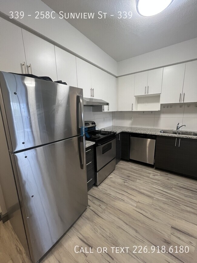 Photo du bâtiment - 258C-258C Sunview St