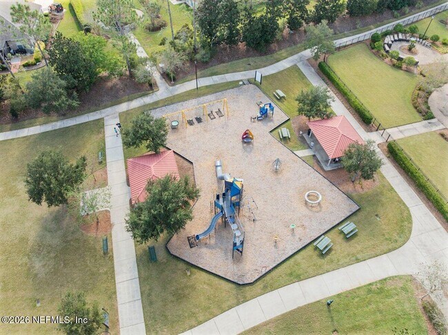 Foto del edificio - 1500 Calming Water Dr