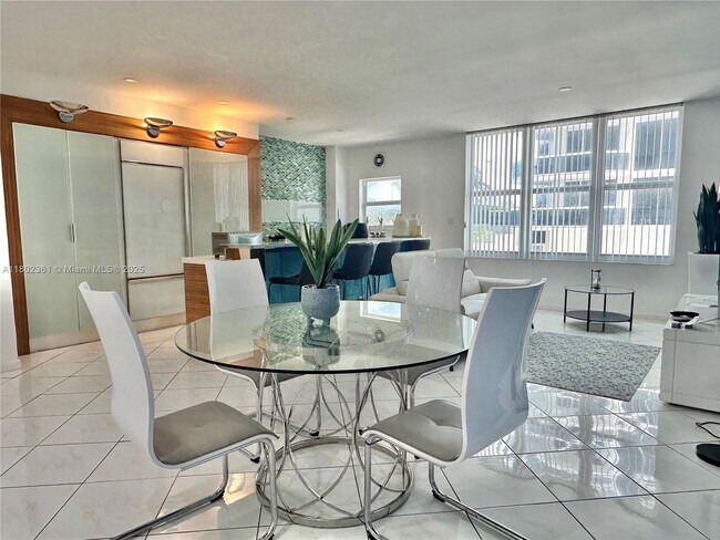 Building Photo - 4747 Collins Ave