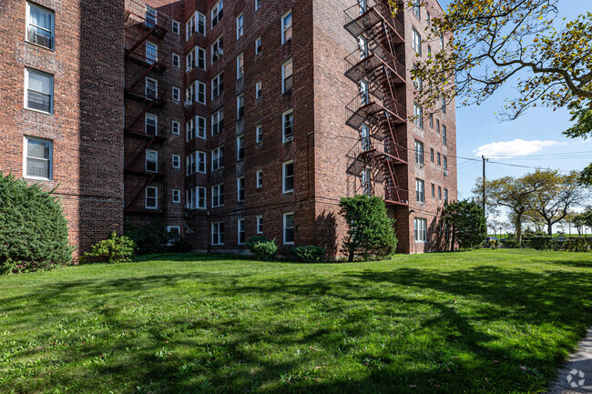 Building Photo - Seagirt Apartments