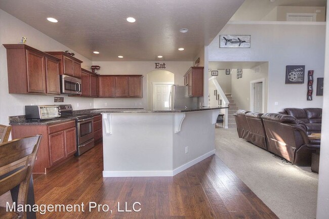 Building Photo - 5 br, 2.5 bath House - 5527 N. Claret Cup Way