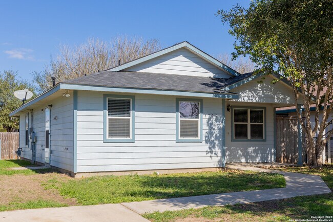 Photo - 3727 Aragon Dr Apartment