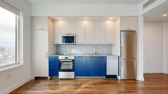 Interior Photo - Broadridge