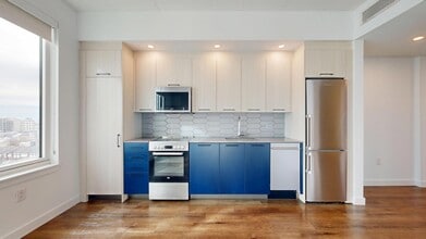 Interior Photo - Broadridge