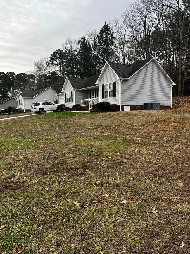 Foto del edificio - 231 Summerpine Pl