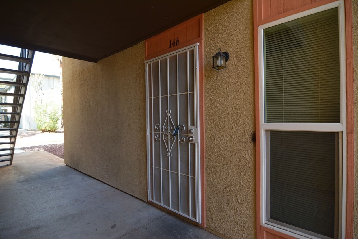Remodeled 1 Bedroom 1 Bath Condo! Great Central Tucson Location! - Remodeled 1 Bedroom 1 Bath Condo! Great Ce...