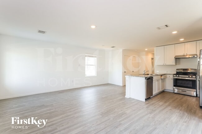 Building Photo - 8323 Piedra Medina