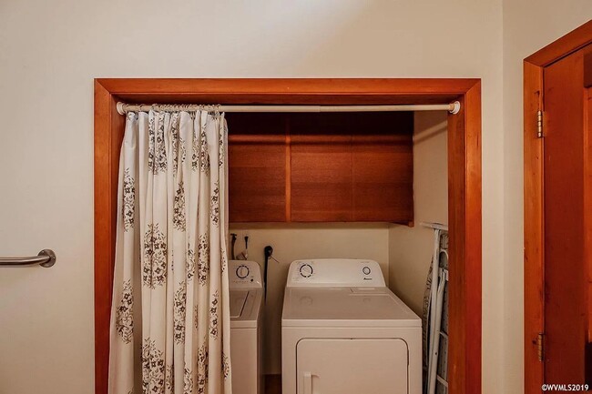 Foto del edificio - Available Now! 3 Bedroom ~ 1 Bathroom Hous...