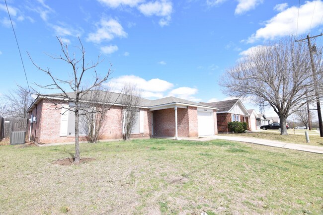 Building Photo - 5118 Williams Dr