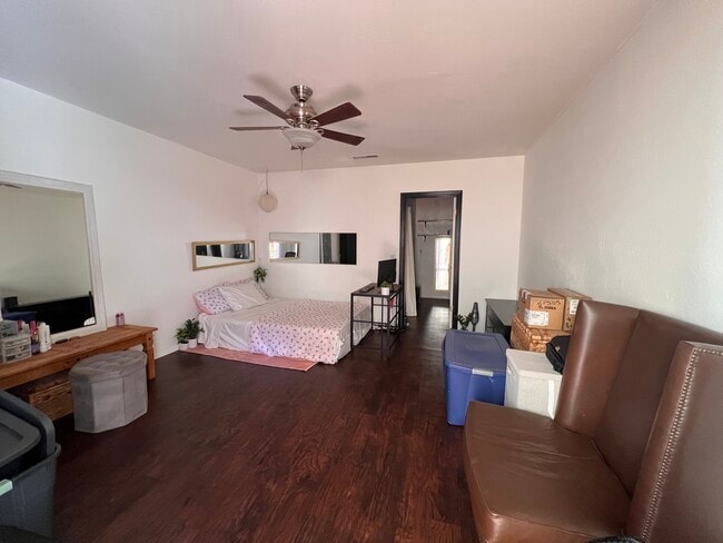 Building Photo - 2270 La Costa Ave