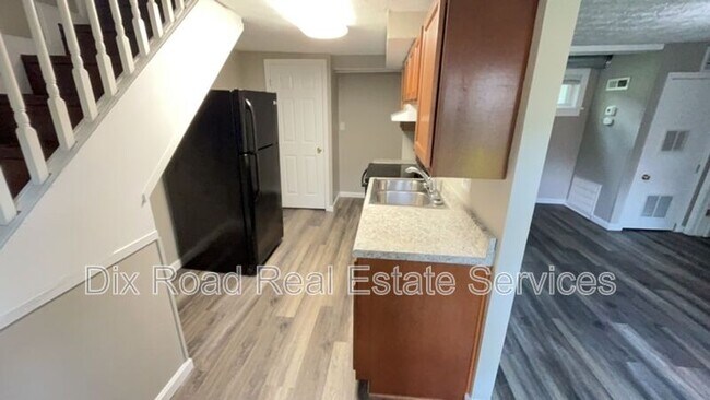 Foto del edificio - 55 Forest Glen Ave