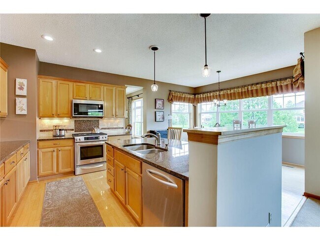 Building Photo - 730 Tilia Ln