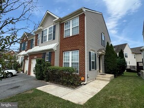 Building Photo - 2429 Knapps Way