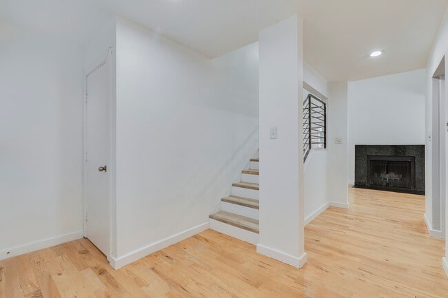 Building Photo - 4130 Newton Ave