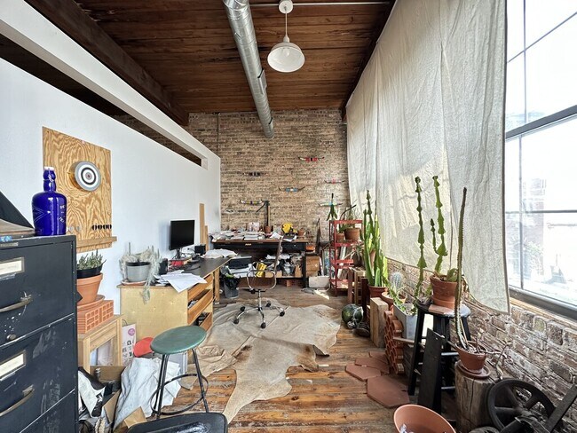 Foto del edificio - 3124 W Carroll Ave