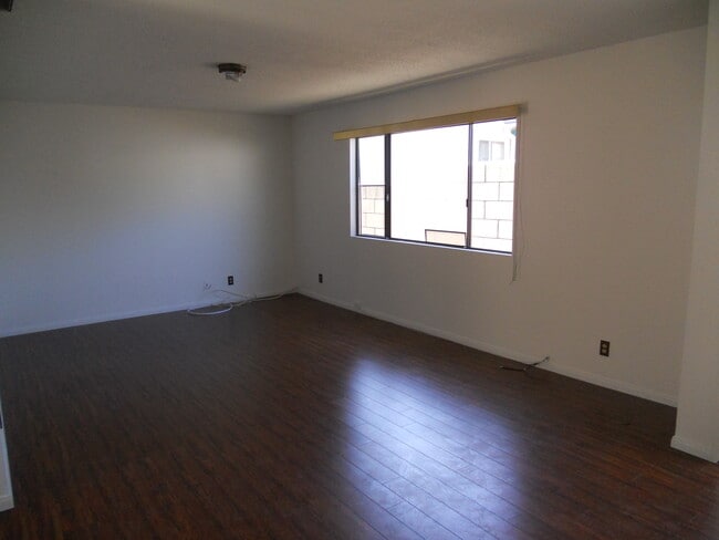 Building Photo - 4451 W 161st St