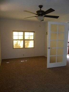 Foto del edificio - 10648 Oak St