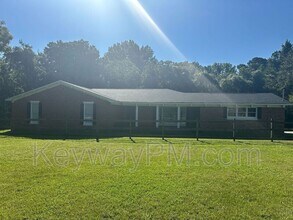 Building Photo - 2819 Knob Hill Farm Rd