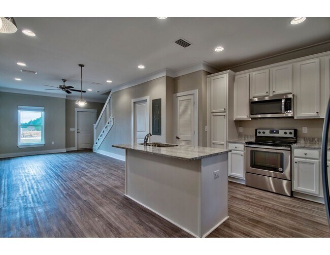 Foto del edificio - Beautiful 2/2.5 Townhouse in the heart of Freeport