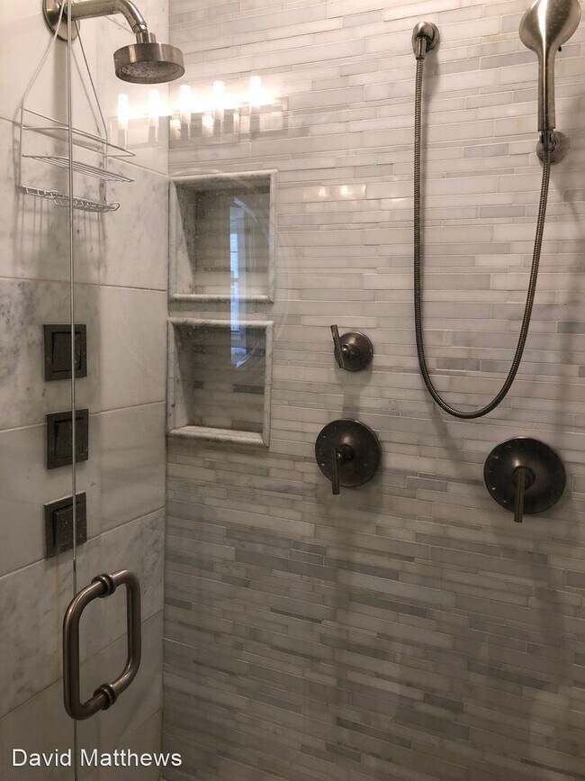 Building Photo - 2 br, 2.5 bath House - 54592 Twyckenham Dr...