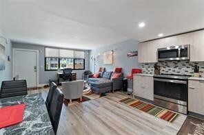 Building Photo - 1901 N Andrews Ave