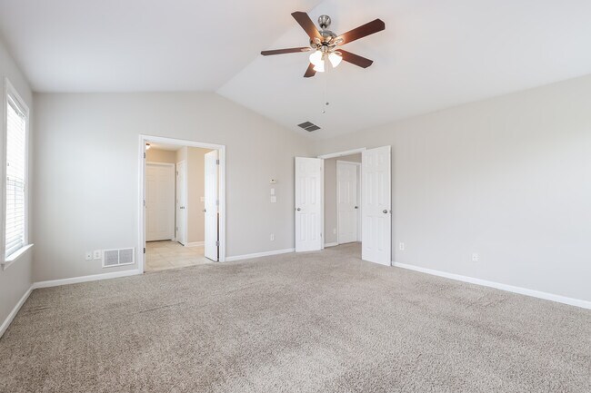 Building Photo - 2322 Loowit Falls Dr