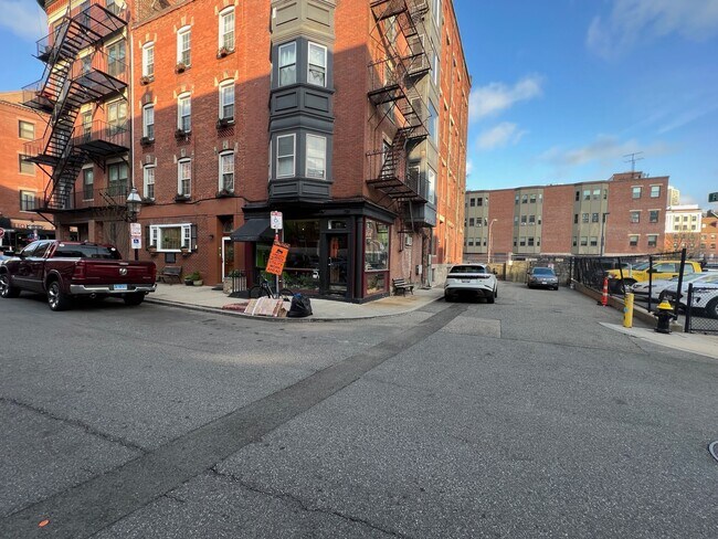 Foto del edificio - 148 N St