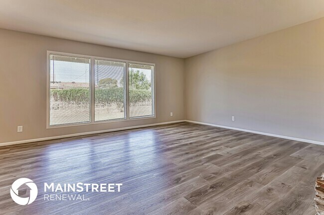 Foto del edificio - 838 E 10th St