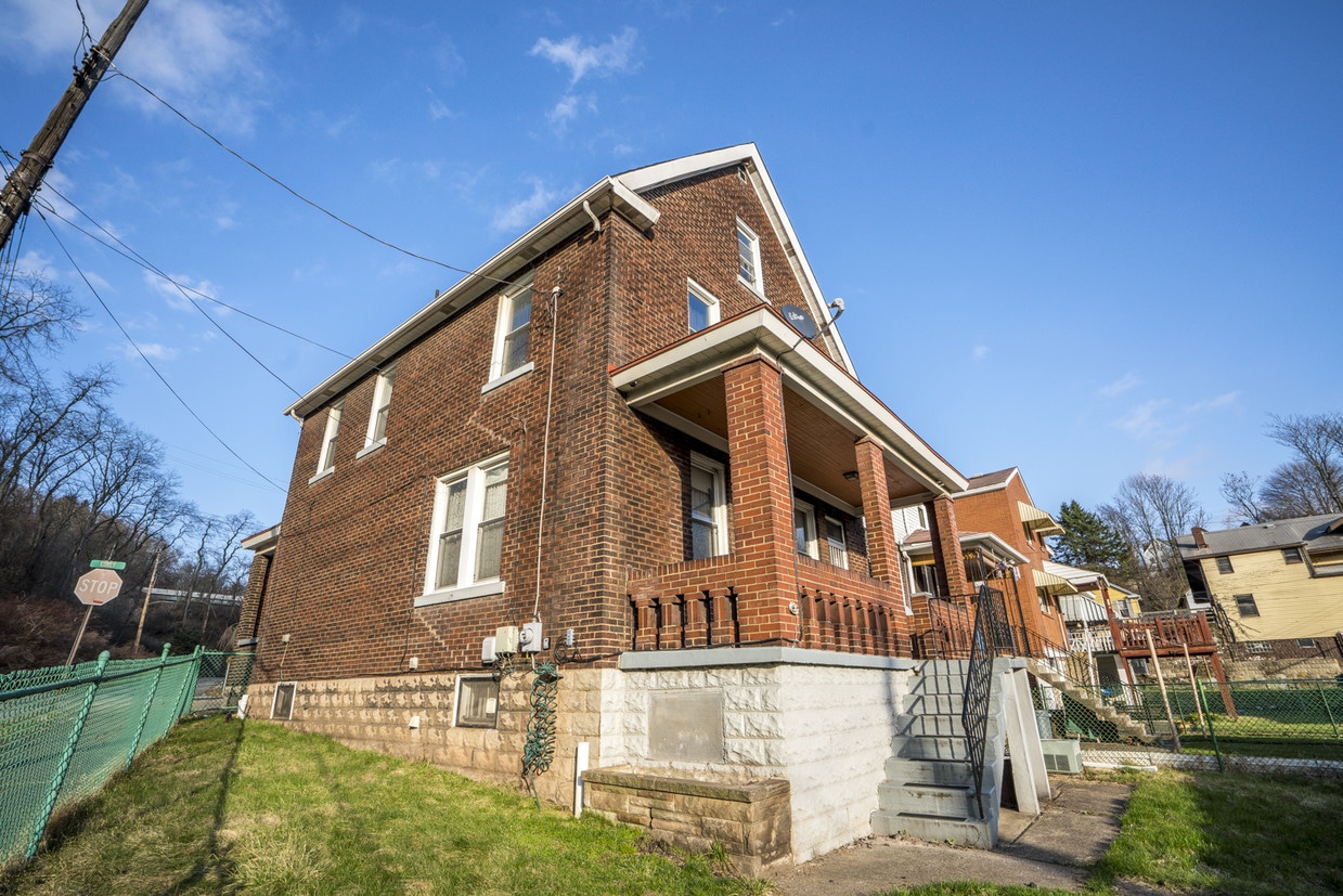 Primary Photo - 15 Corey Ave