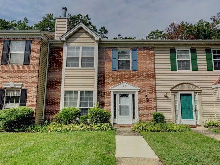 Primary Photo - Lovely Townhome in Galloway