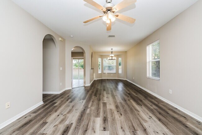 Foto del edificio - 12626 Adventure Dr