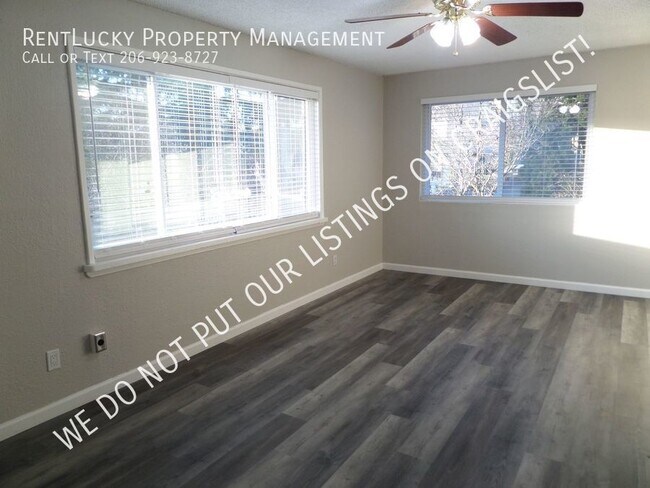 Building Photo - Unique and Cool! Large, Updated 4-bedroom ...