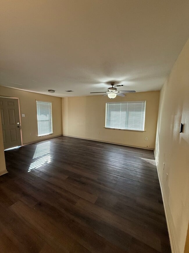 Photo - AM 8181-83 Jefferson Park Apartment