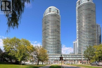 Building Photo - 2240 Lake Shore Blvd W