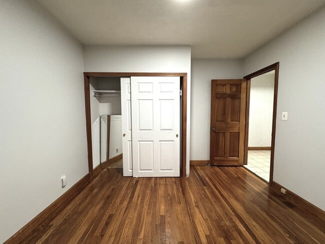 Building Photo - 41 Staples Ave