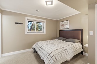 Building Photo - 8682 Alpen Cir