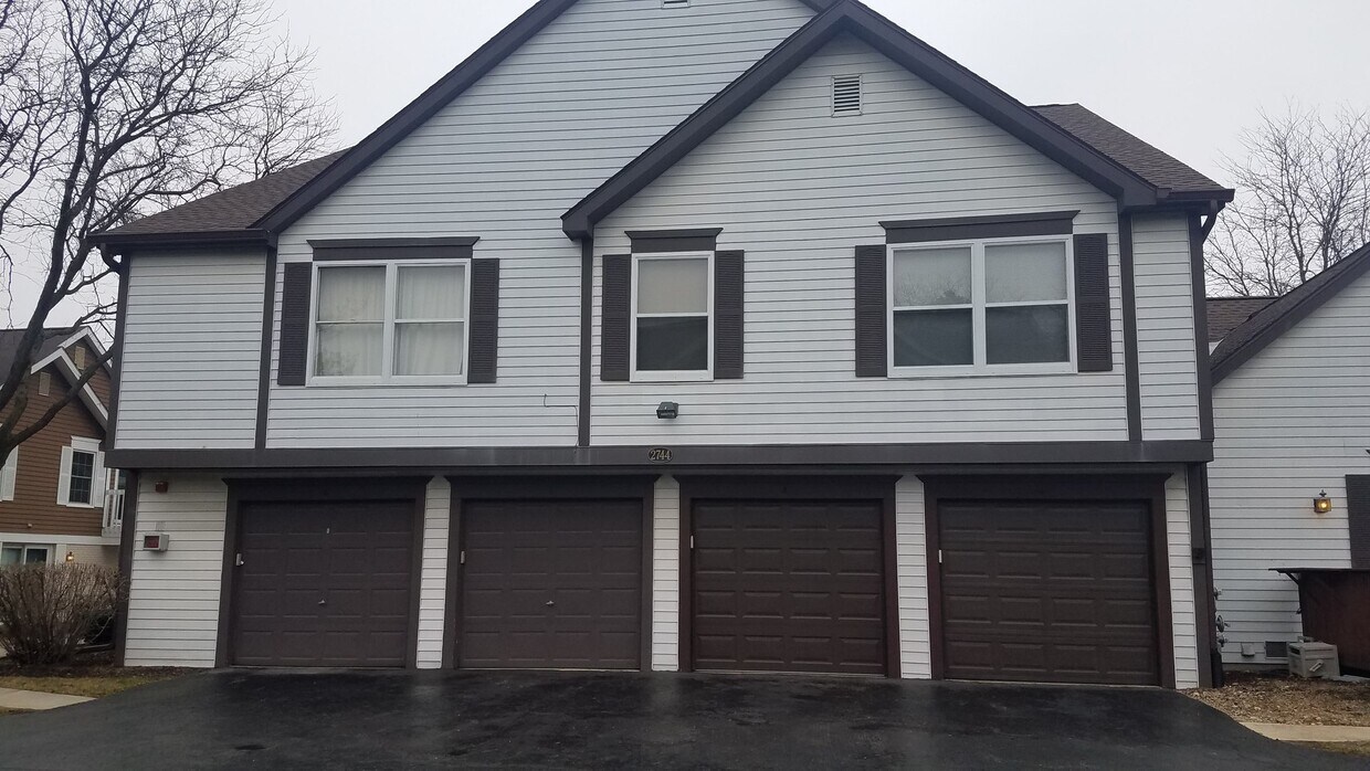 2744 Wayfaring Ln, Lisle, IL 60532 Townhome Rentals in Lisle IL