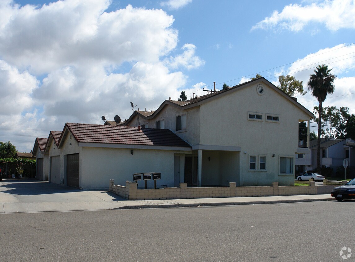 Building Photo - 14212 Chestnut St
