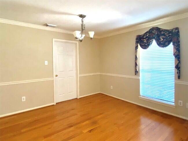 Building Photo - 1703 Berkoff Dr