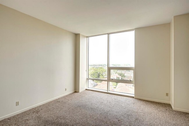 Building Photo - 5100 San Felipe St