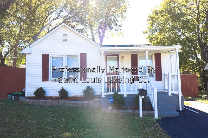 Primary Photo - 9232 Bristol Ave