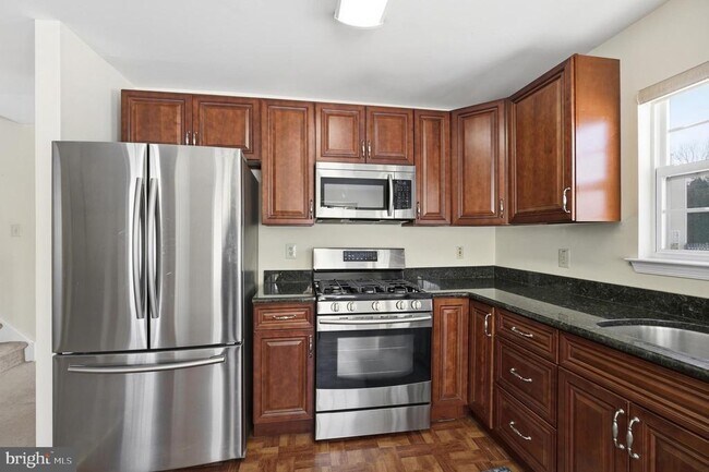 Building Photo - 56 Camellia Ct