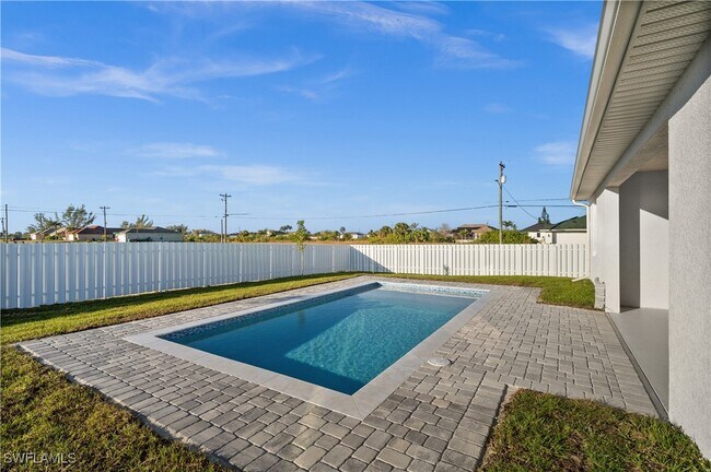 Foto del edificio - 610 NW 23rd Terrace