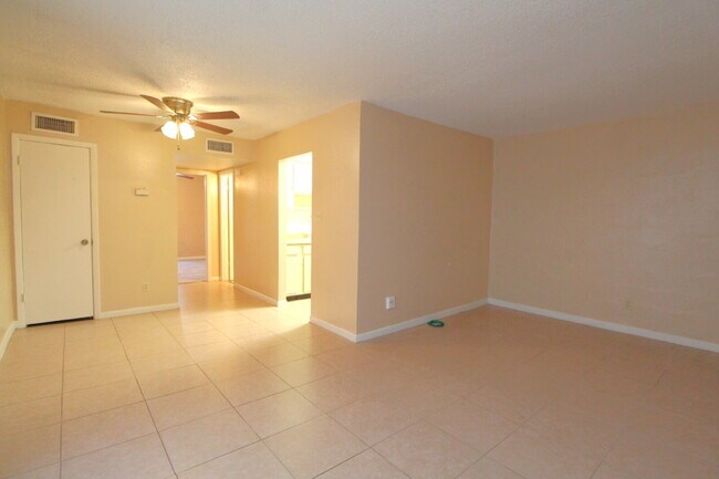 Foto del edificio - Waterfront Condo with Pensacola Bay Views – Updated 1BR in Quiet Southeast Community | Minutes to...