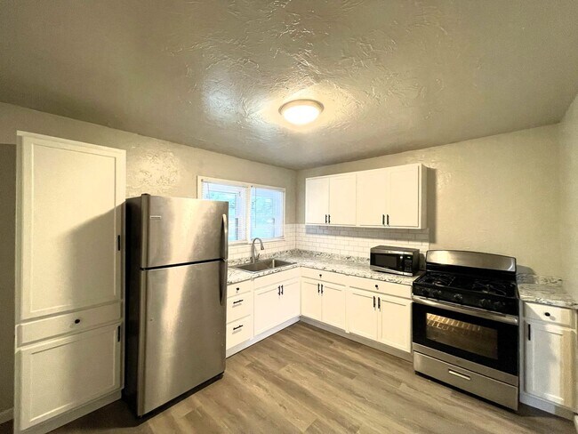 Foto del edificio - Lovely Recently Renovated Home in OKC! HAL...